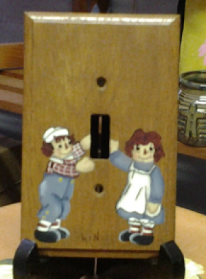 RAGGEDY ANN AND ANDY WALL PLATE HAND PAINTED